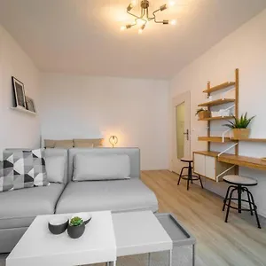 Apartment Sauber Und Modern, Netflix, Wifi, Flair, Küche, Leipzig